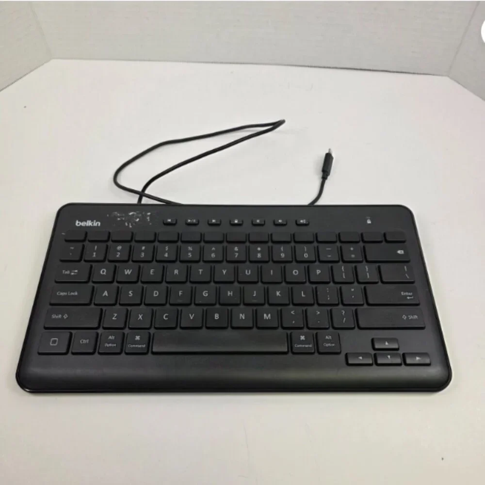 Belkin Wired Keyboard for iPad with Lighting Connector - Black - B2B124